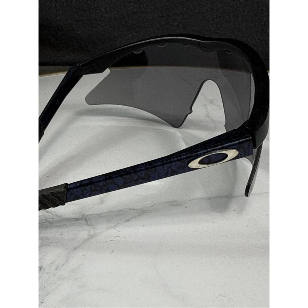 Oakley M Frame Shield Sunglasses Black Frame Gray Lens MISSING NOSE PAD SEE PICS